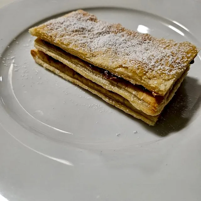 Milhojas — Thousand-layer pastry